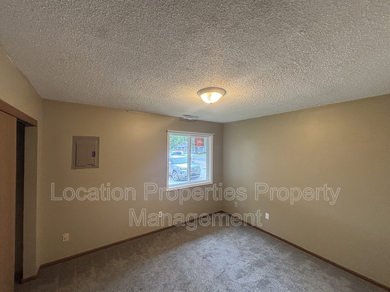 1315 West 5th Street - 1315, Lawrence, Kansas rental photo 9 of 10