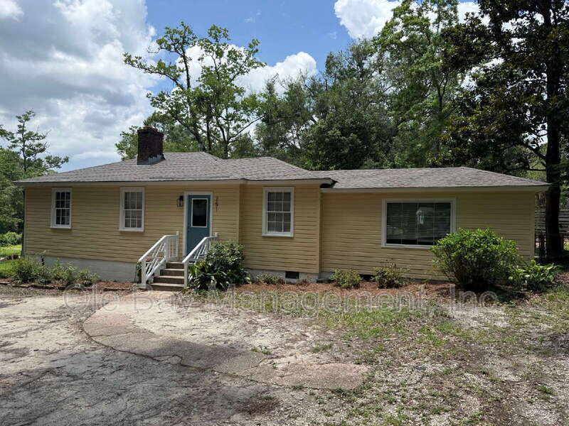 Mobile House: 251 Azalea Circle W