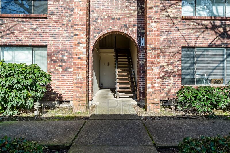 Beaverton House: 17925 SW Rosa Rd