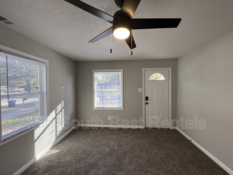 Memphis House: 1856 Whitney Ave