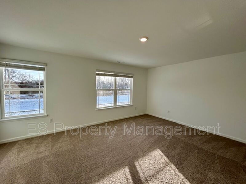 Beautiful, 2 Story Newly Built - 3 Bedroom, 2.5 Bath!  - Photo 14