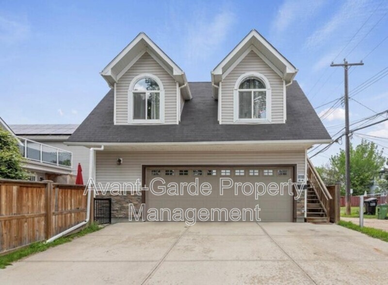 Edmonton House: 9116 94 Ave NW