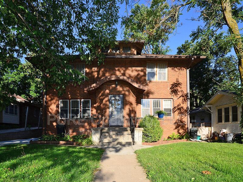 Omaha House: 342 N 36th Ave