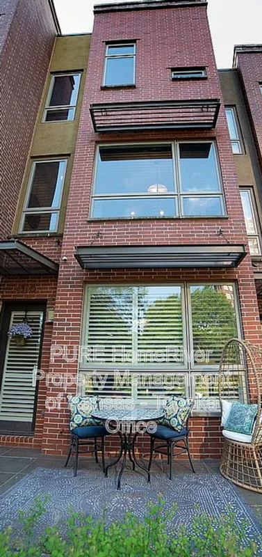 Kansas City House: 4540 J.C. Nichols Parkway