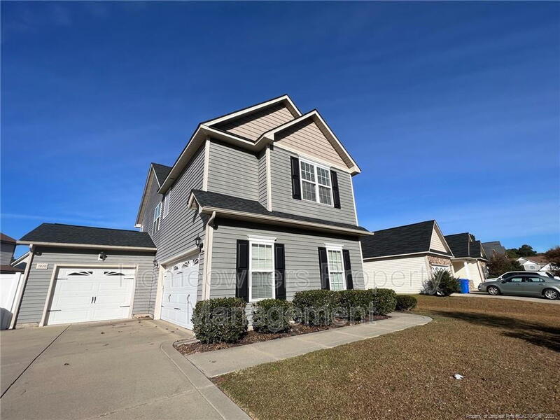 Fayetteville House: 1820 Shady Knoll Lane