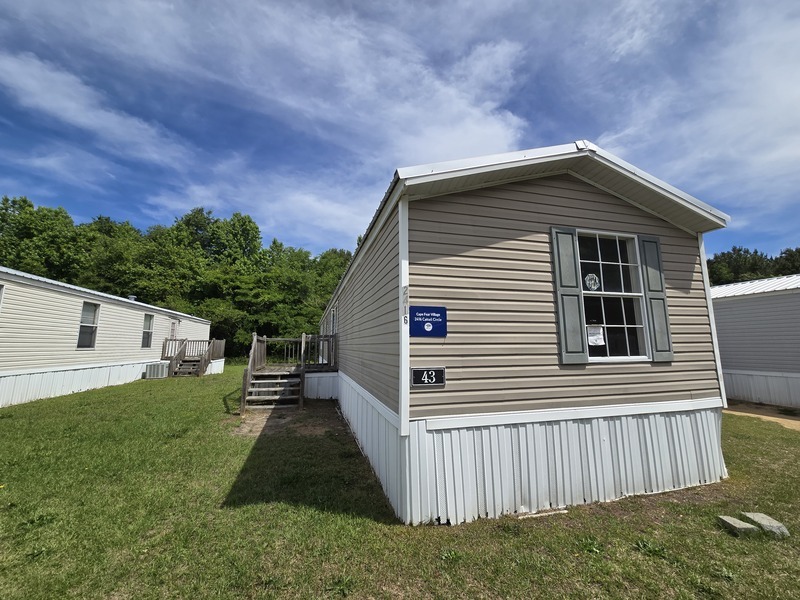 Fayetteville House: 2416 Cattail Cir