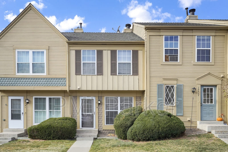 Parker Townhome: 10719 Foxwood Ct