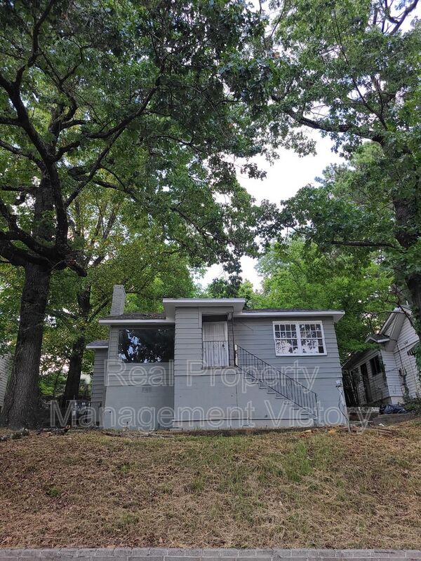 Birmingham House: 1520 33rd Street Ensley