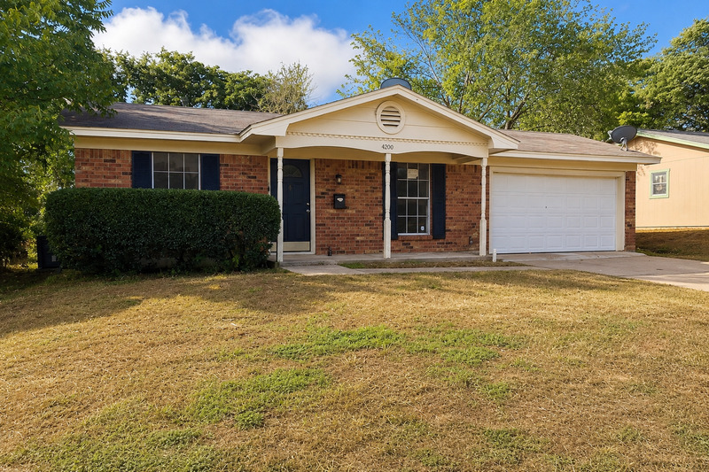 Forest Hill House: 4200 Brambleton Pl