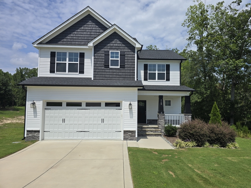 Smithfield House: 463 Jackson Pond Drive