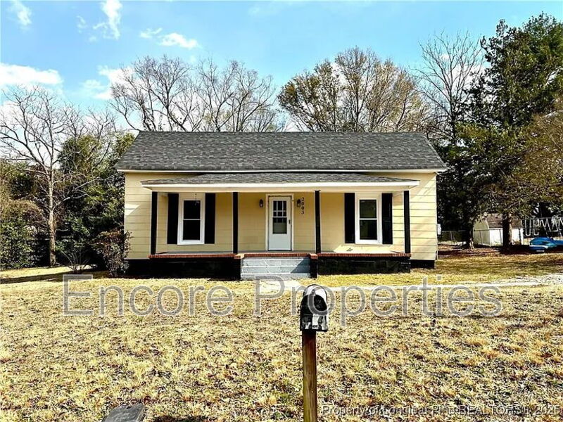 Fayetteville House: 2003 Burnett Avenue