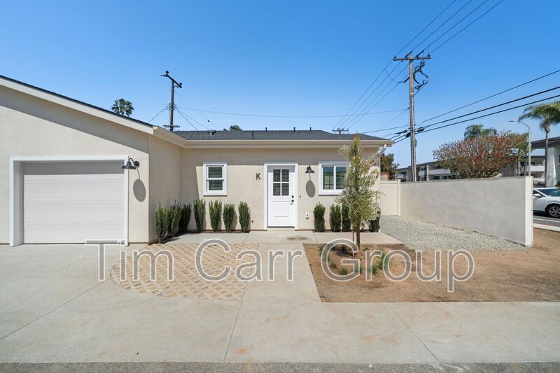 Costa Mesa Condo: 1637 Irvine Avenue
