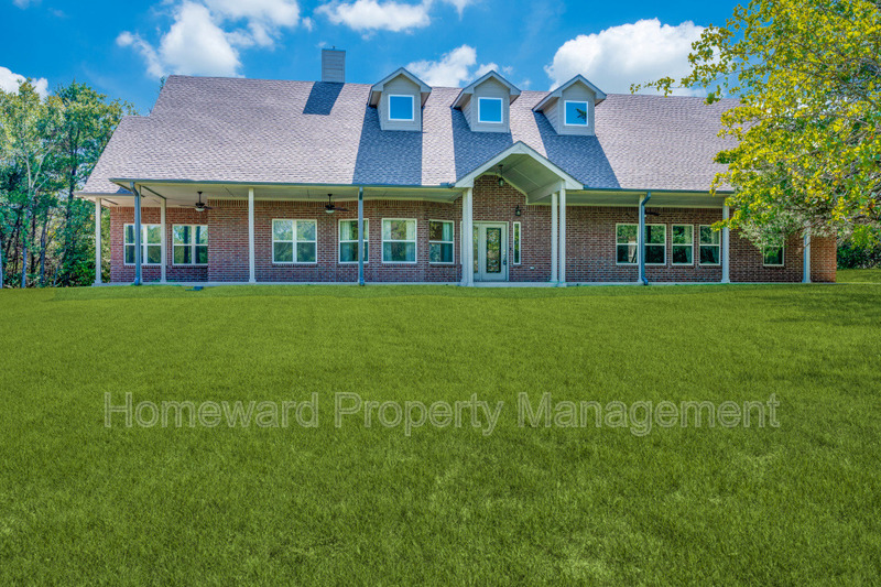 Valley View House: 226 County Road 2250