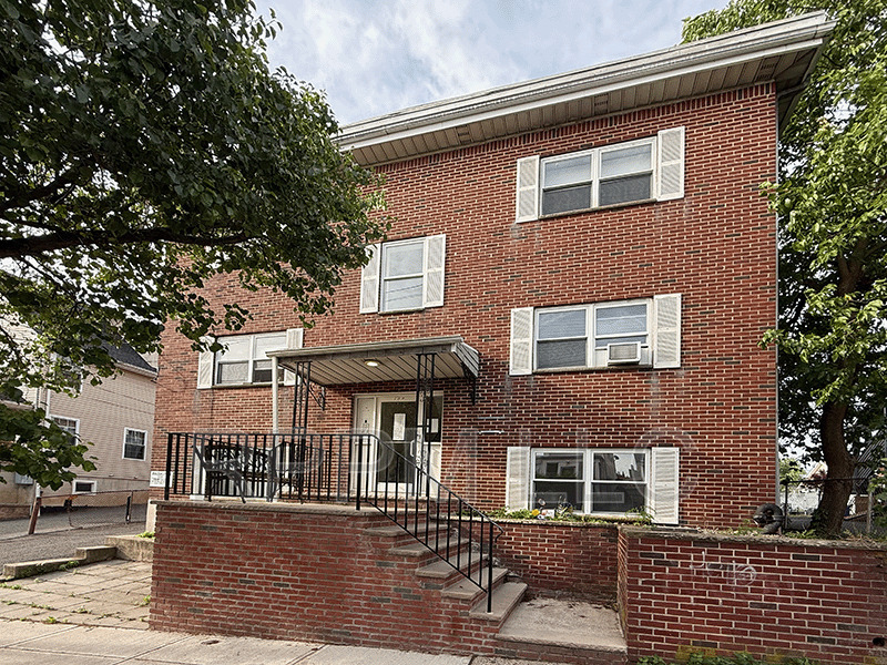 Belleville Condo: 109 William St #8