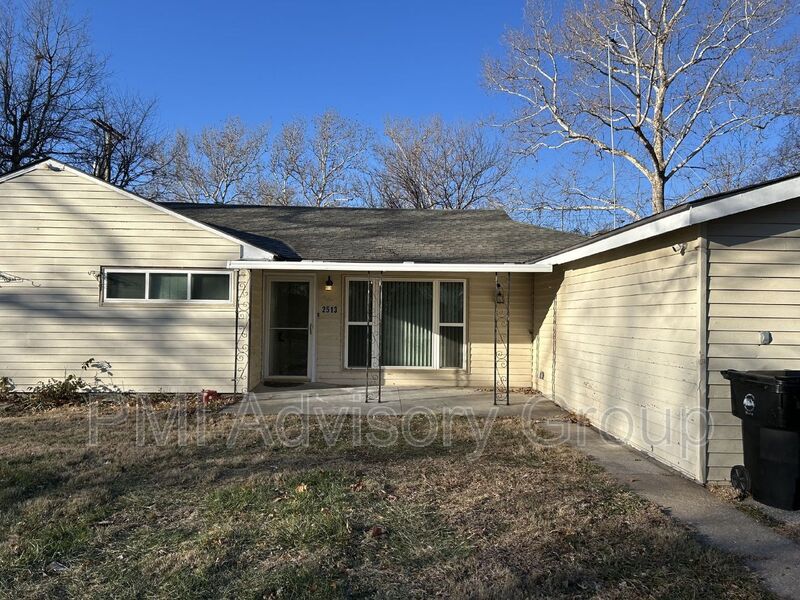 Topeka House: 2513 Southwest Mission Avenue