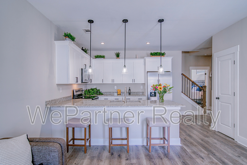 Calhoun Townhome: 9 North Rim Dr.