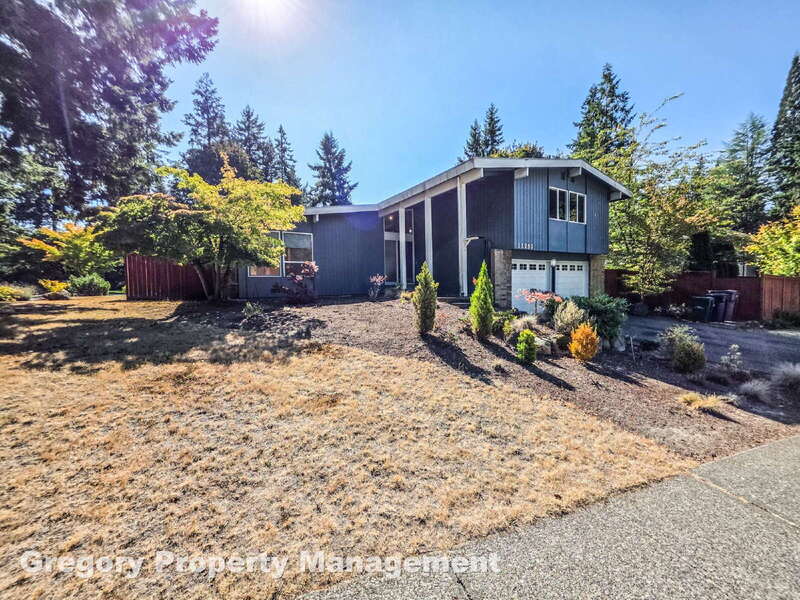 Kirkland House: 11757 NE 143rd St
