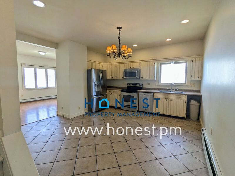Winslow Condo: 8 LaSalle Street