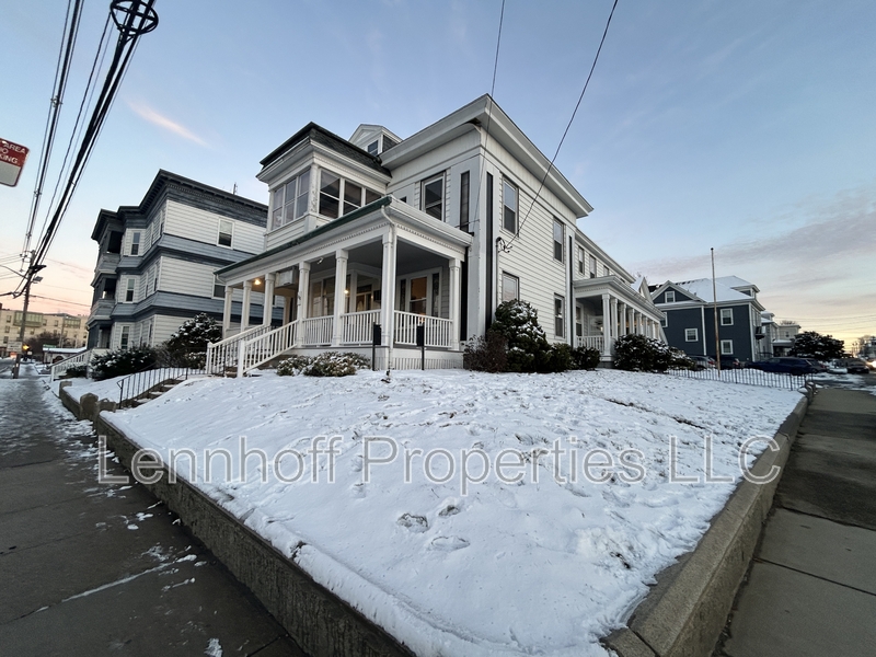 Lowell House: 308 Pawtucket Street - 3B