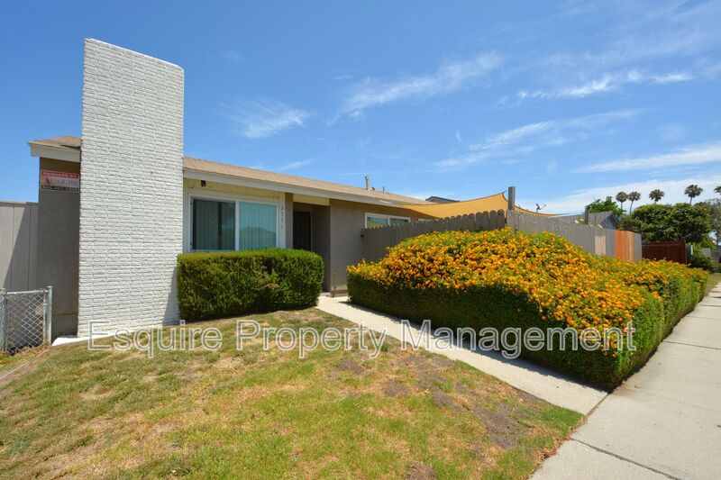 OXNARD House: 3551 W. HEMLOCK STREET