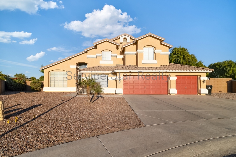 Laveen House: 3304 W Ian Dr