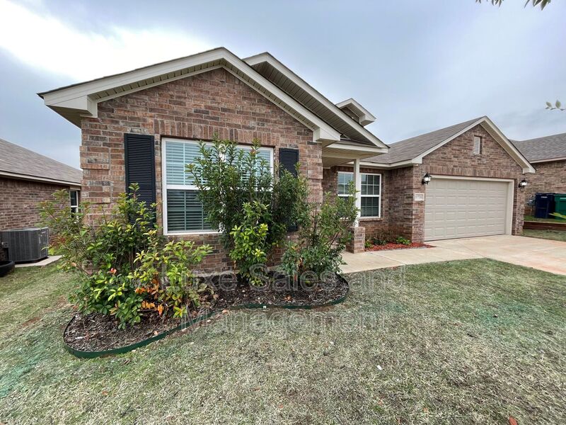 Piedmont House: 11724 NW 135th Street