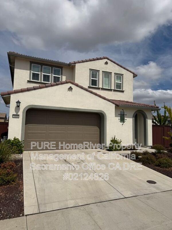 Folsom House: 4460 Tucker Dr