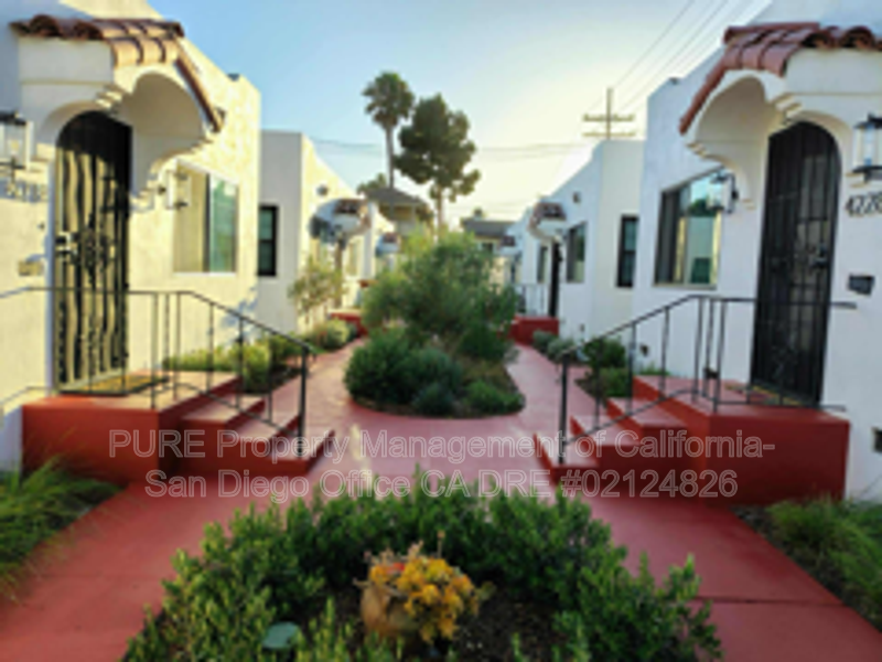 San Diego, House: 4218-28 Iowa St