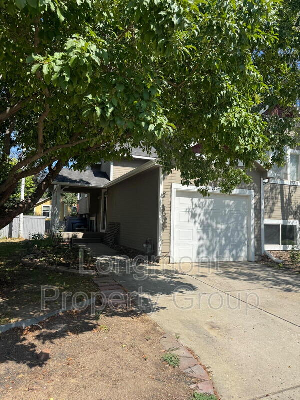Longmont Townhome: 719 Thornwood Way