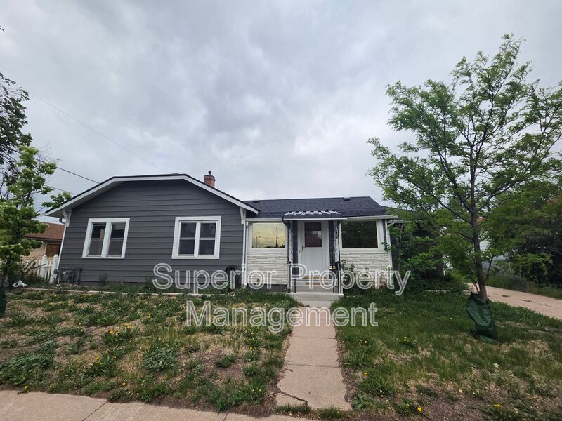 Cheyenne House: 611 Seymour Ave