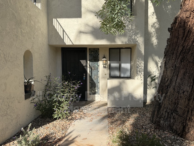 Palm Desert Condo: 73340 Shadow Mountain Dr.