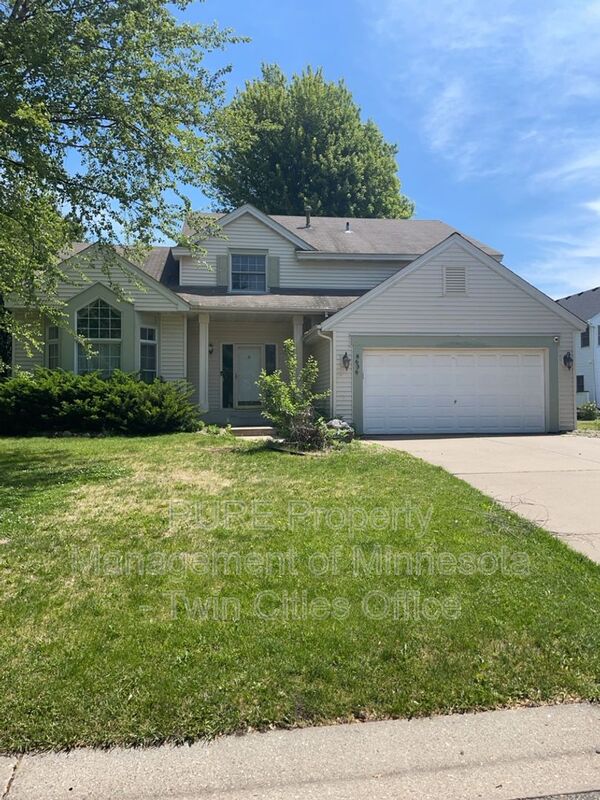 Woodbury House: 8636 Pheasant Run Rd