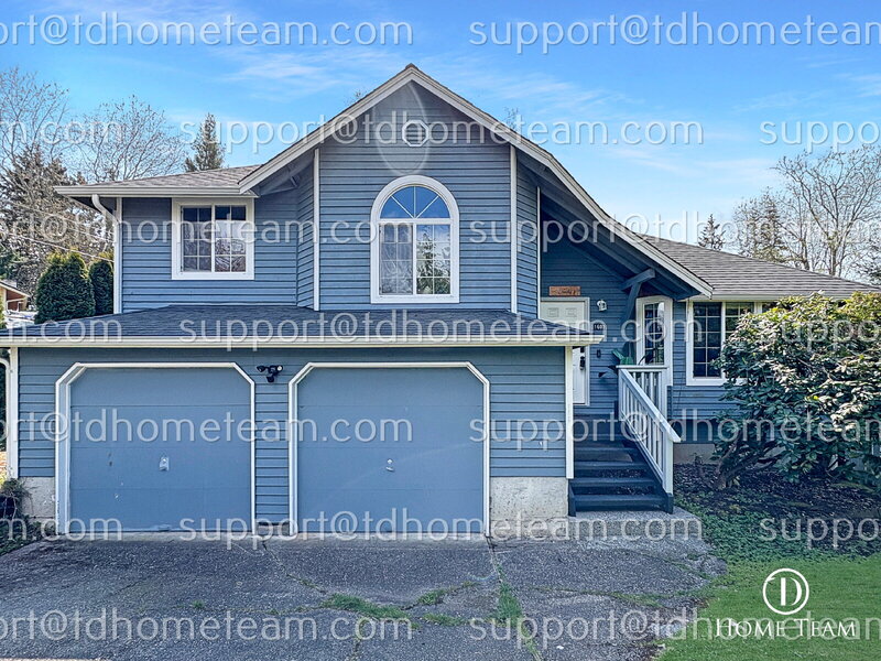 Lynnwood House: 1602 151st Pl SW