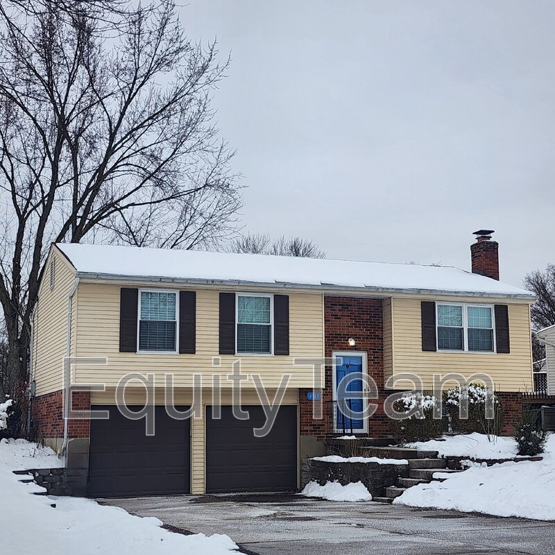 Batavia House: 4548 Forest Haven Lane