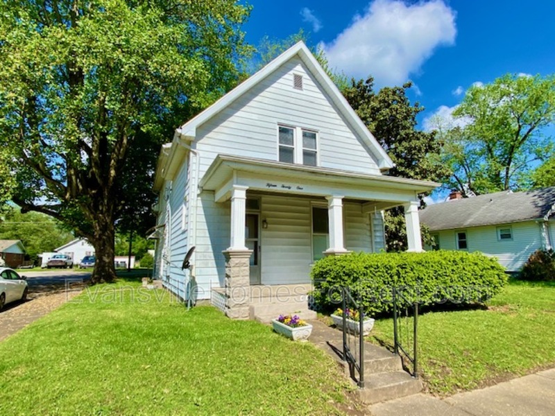 Evansville Condo: 1521 Irvington Av