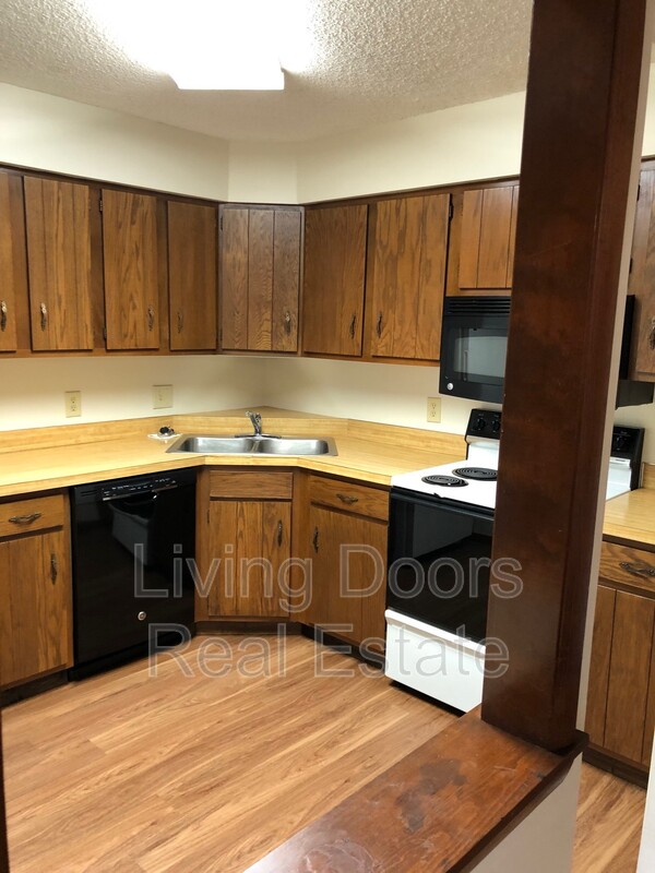 York Condo: 1935 N Lincoln Ave