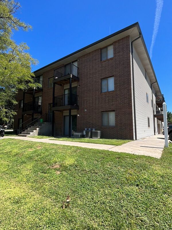 Request a Viewing for 3405 Holdrege Street 304 Tenant Turner