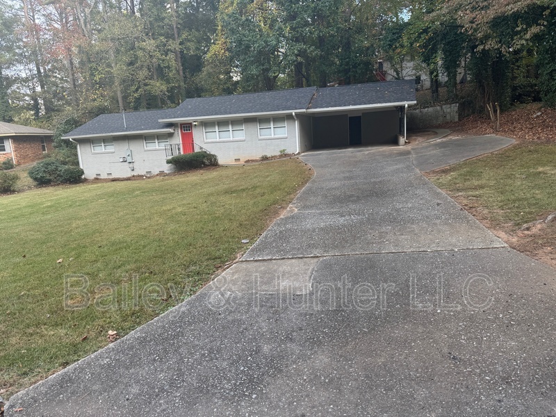 East Point House: 3482 Scenic Dr