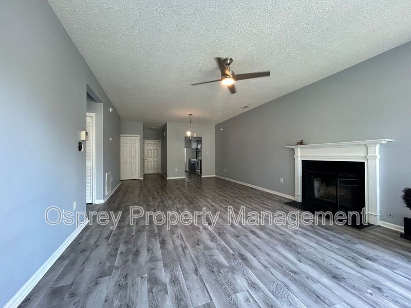 Introducing a charming 2 bedroom, 2 bathroom condo  - Photo 6