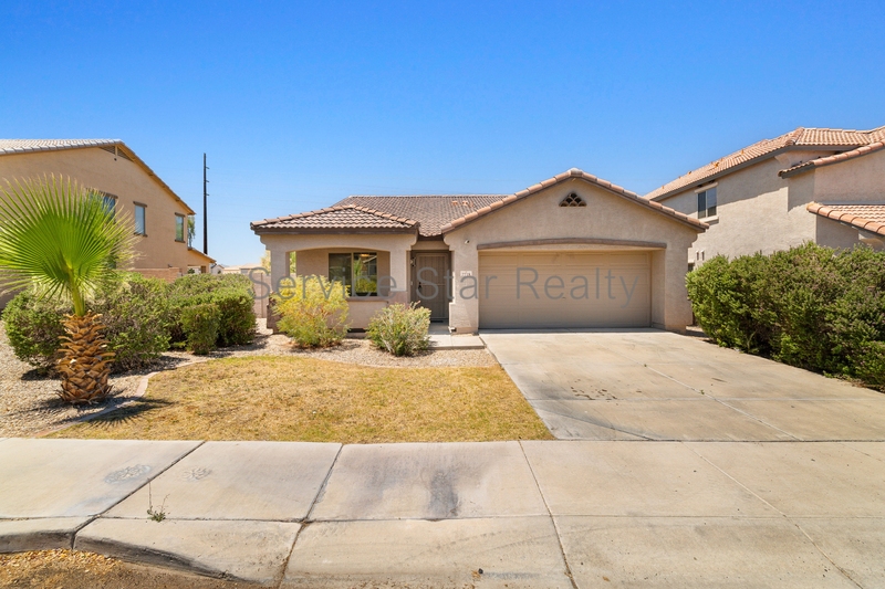 Laveen House: 7718 S 48th Ln