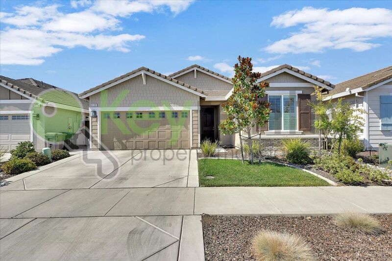 Roseville House: 4168 Gossamer Street