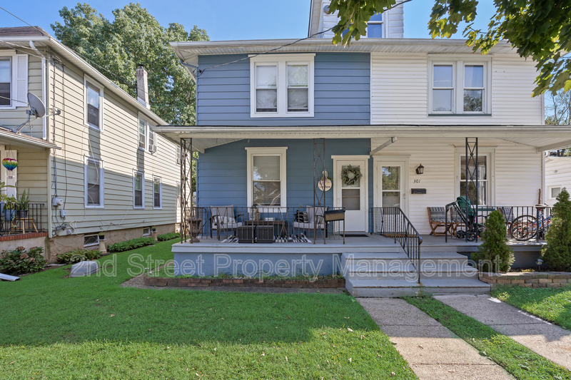 Delanco House: 303 Walter Avenue
