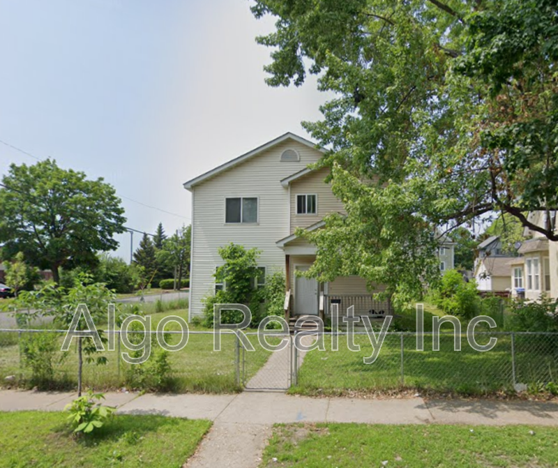 Minneapolis House: 2101 Bryant Ave N