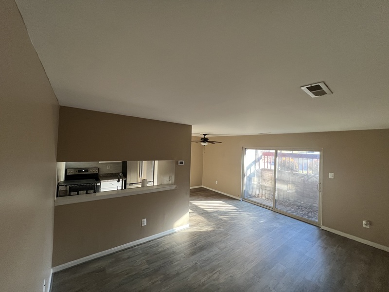 Essex House: 2X Banyan Wood Ct