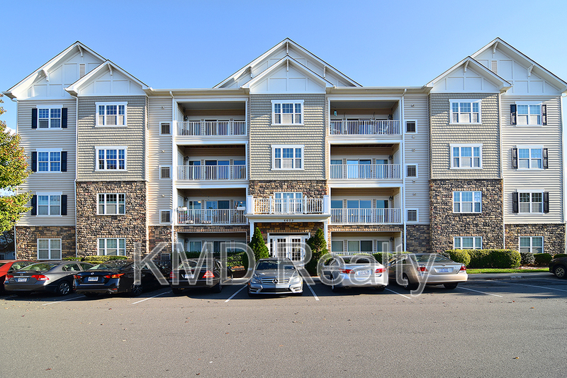 Charlotte Condo: 6605 Central Pacific Avenue #202