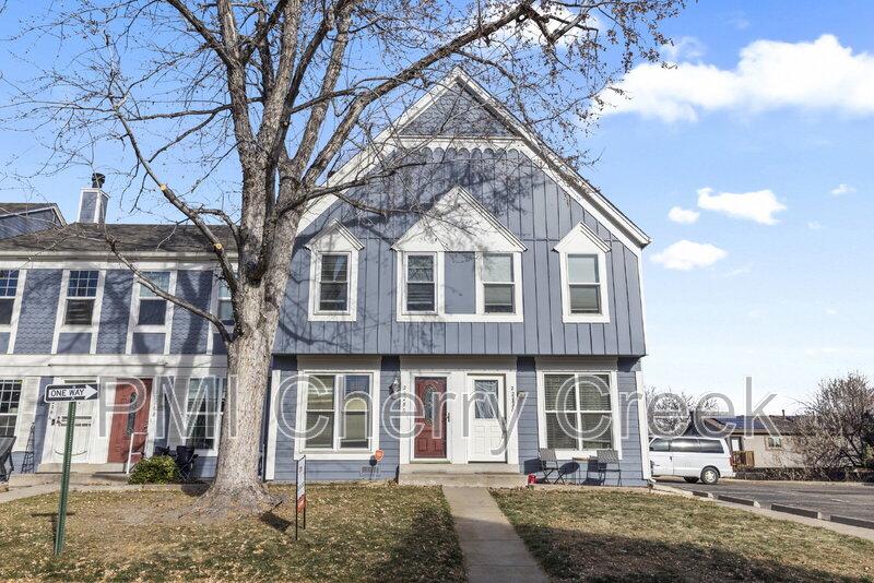 Aurora Townhome: 2228 South Jasper Way