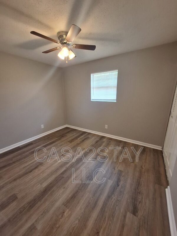 Radcliff Condo: 329 Redmar Blvd