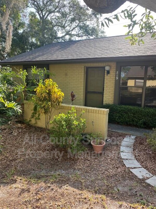 Tarpon Springs Condo: 519 Curlew Place E