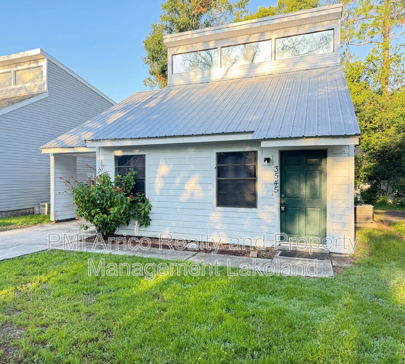 Lakeland House: 3545 Raintree Way