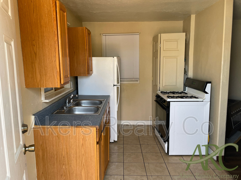 Pueblo House: 1317 1/2 Spruce St